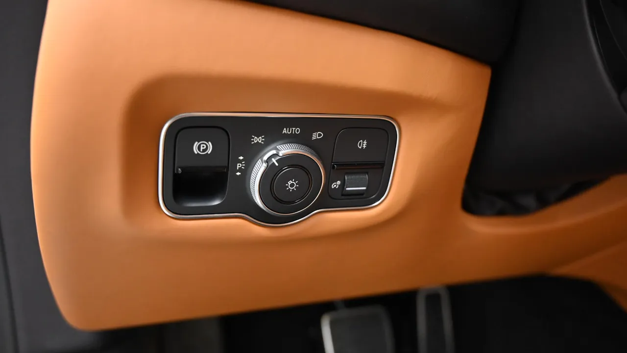 Aston Martin Vantage — miniaturë 28