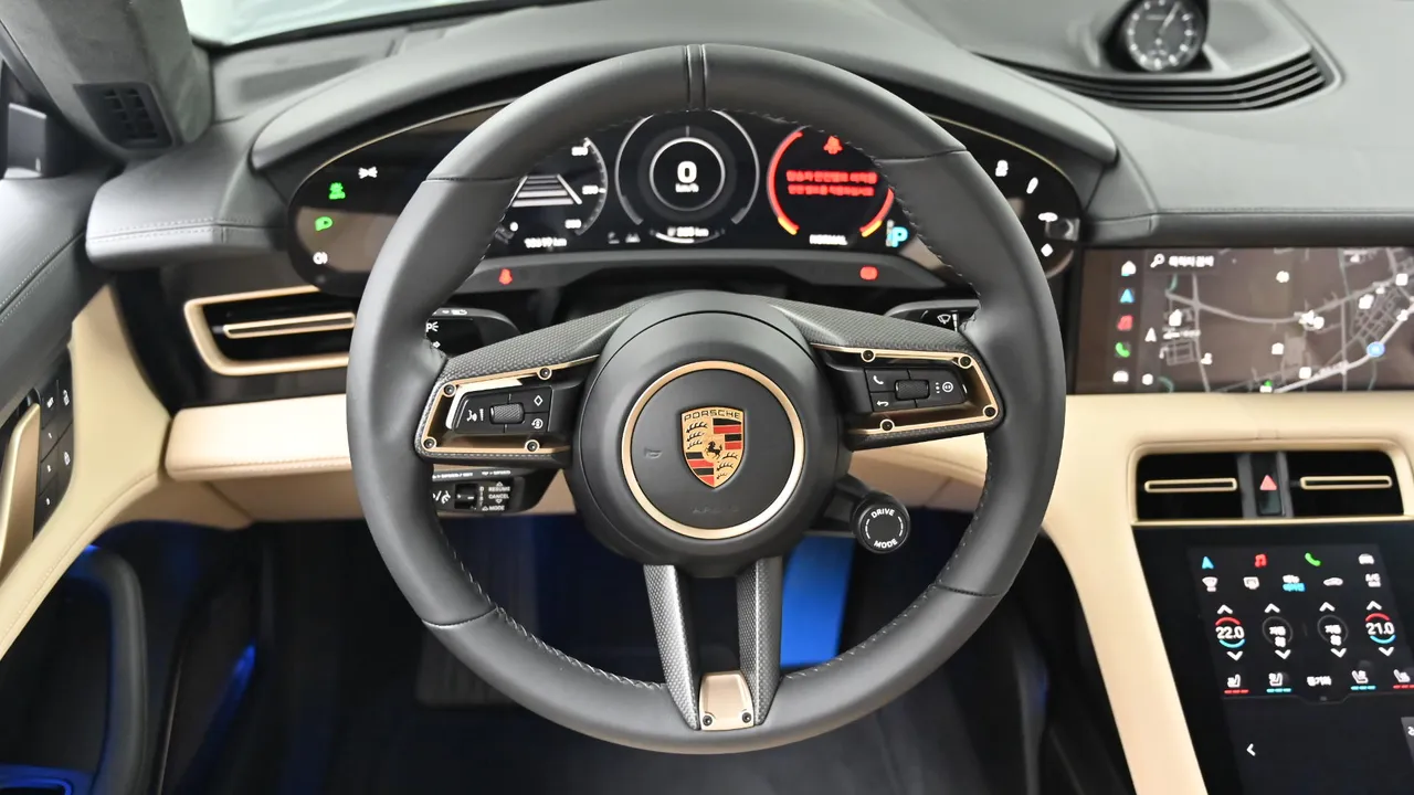 Porsche Taycan — miniaturë 22