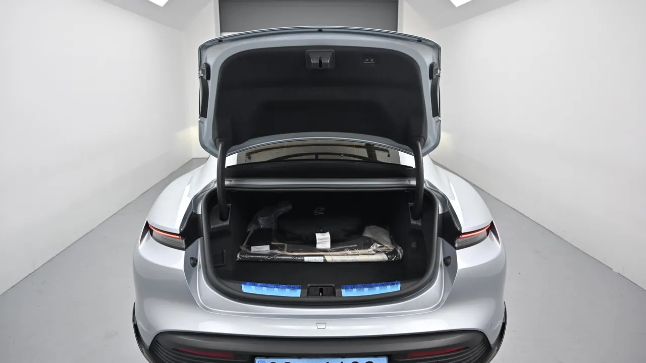 Porsche Taycan — miniaturë 29
