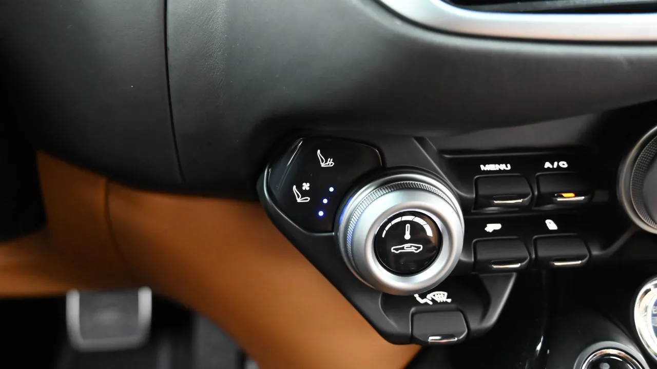 Aston Martin Vantage — miniaturë 26