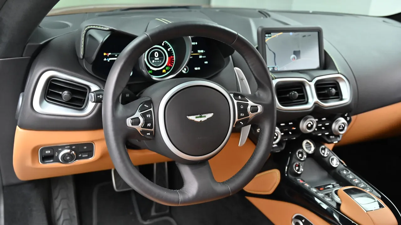 Aston Martin Vantage — miniaturë 22