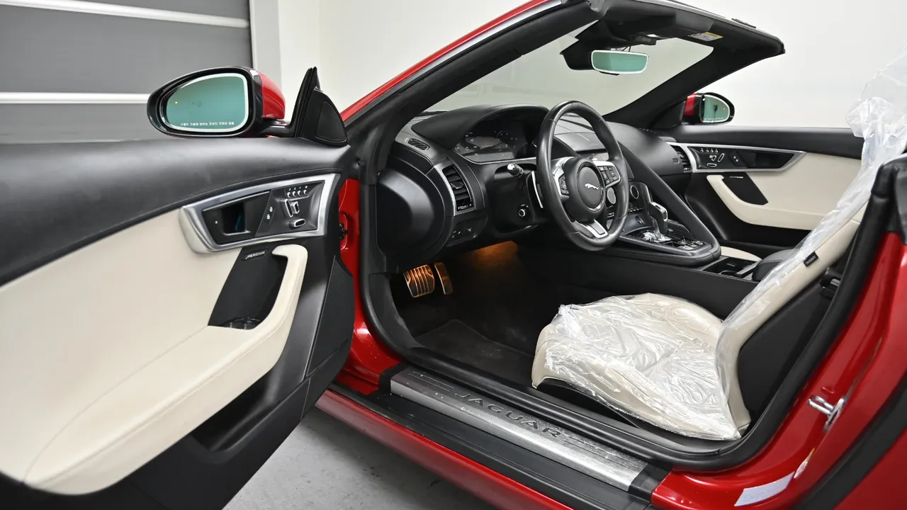 Jaguar F-Type — miniaturë 11