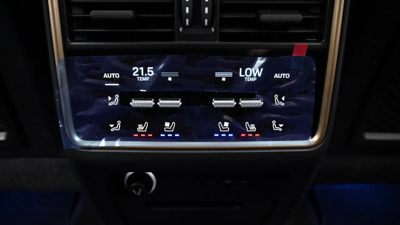 Porsche Cayenne — miniaturë 25