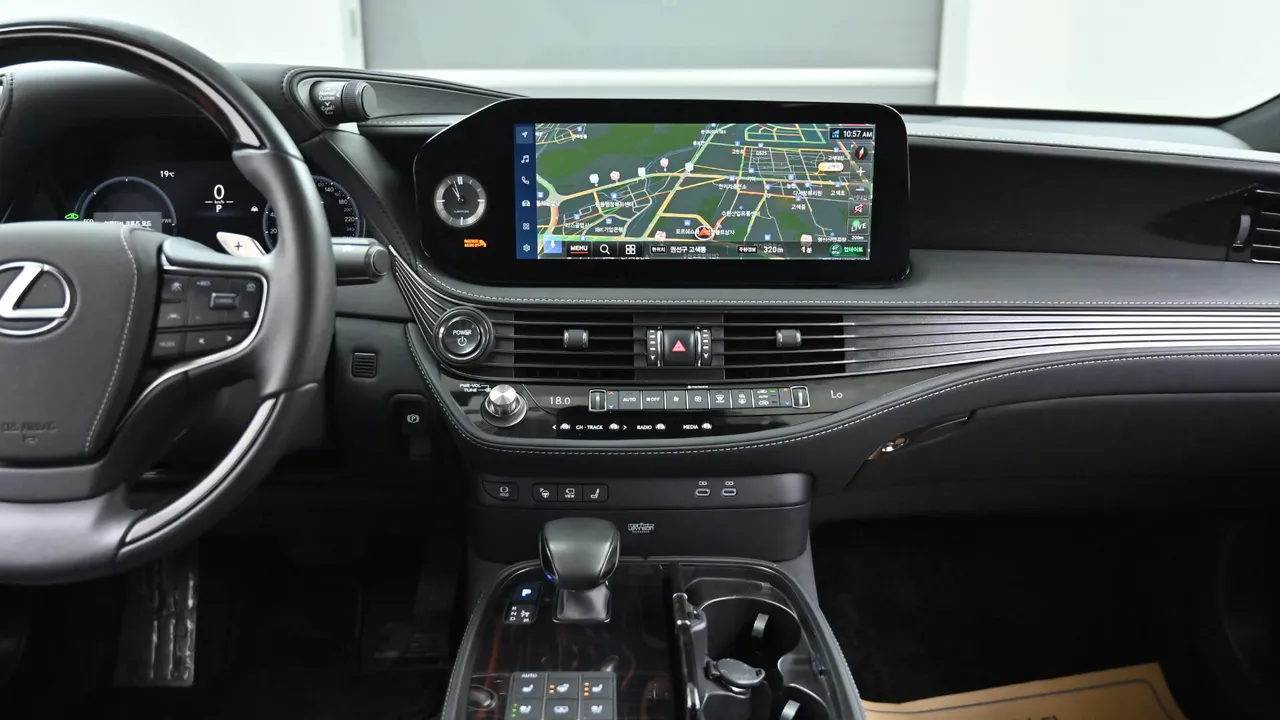 Lexus LS — miniaturë 32