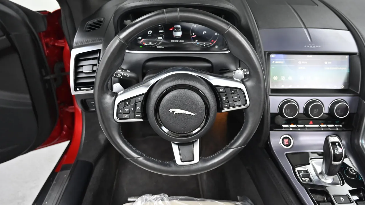 Jaguar F-Type — miniaturë 13