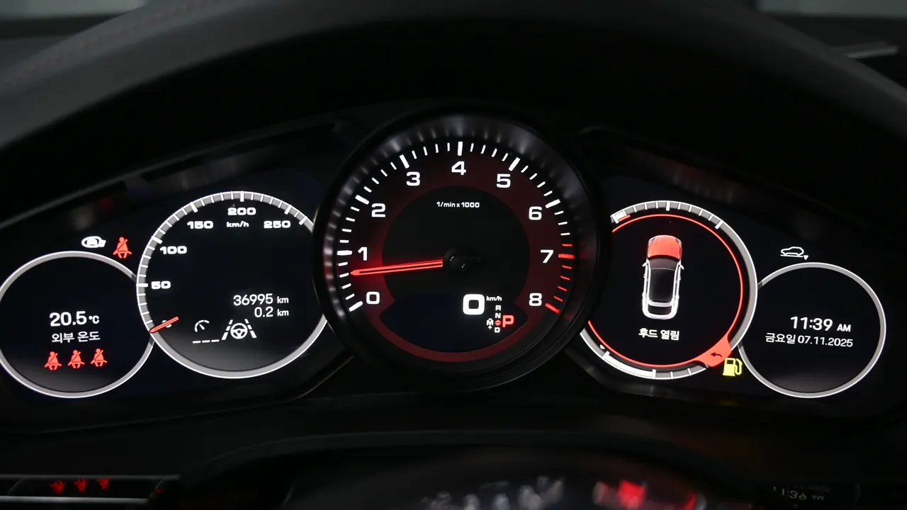 Porsche Cayenne — miniaturë 24