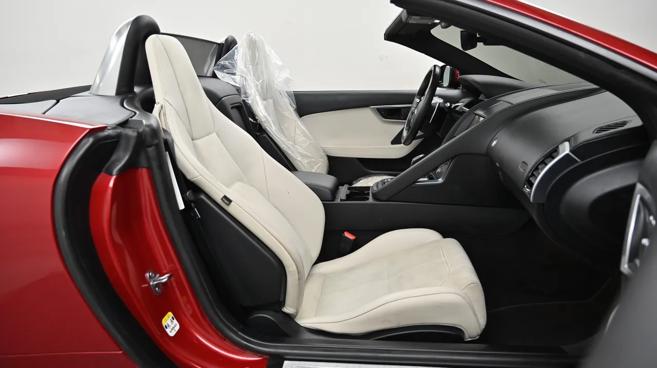Jaguar F-TYPE P300 Convertible