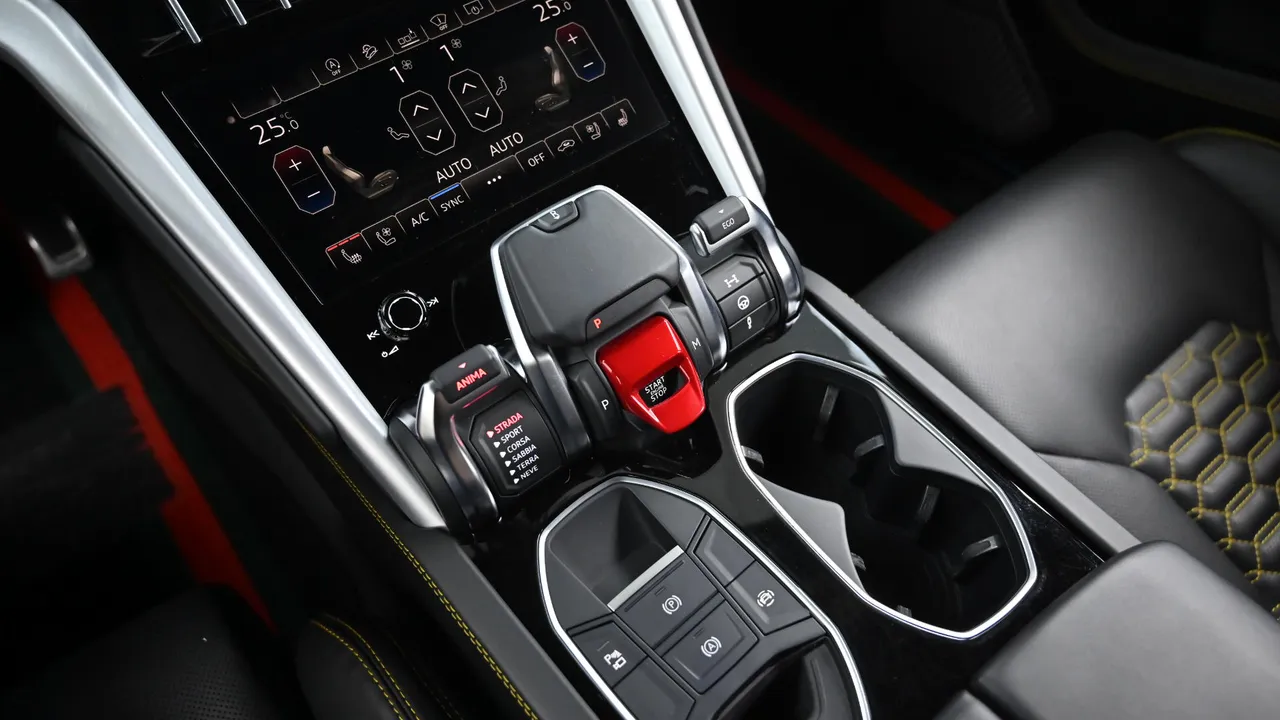 Lamborghini Urus — miniaturë 9