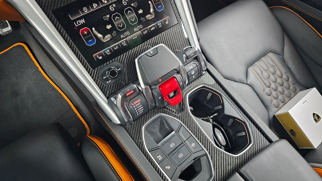 Lamborghini Urus — miniaturë 9