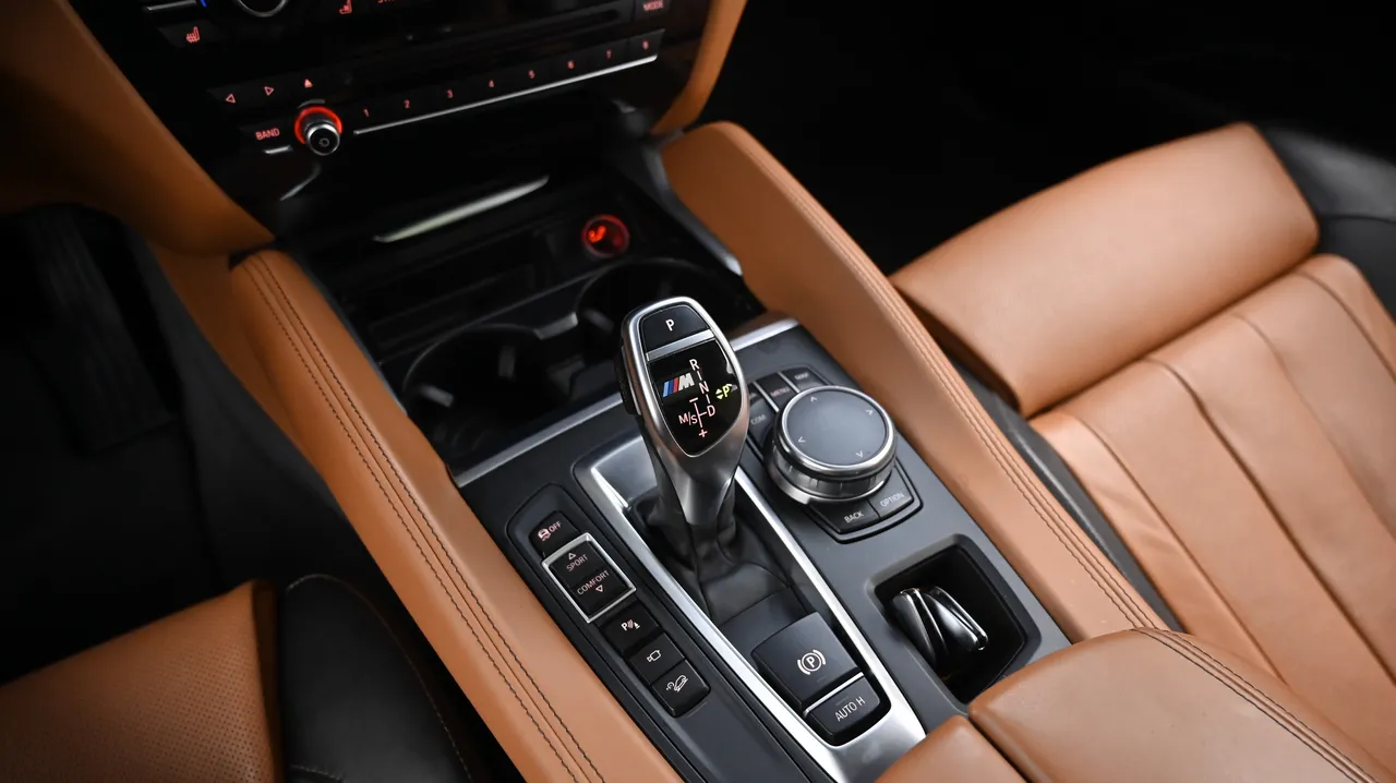 BMW X6 (F16) M50d
