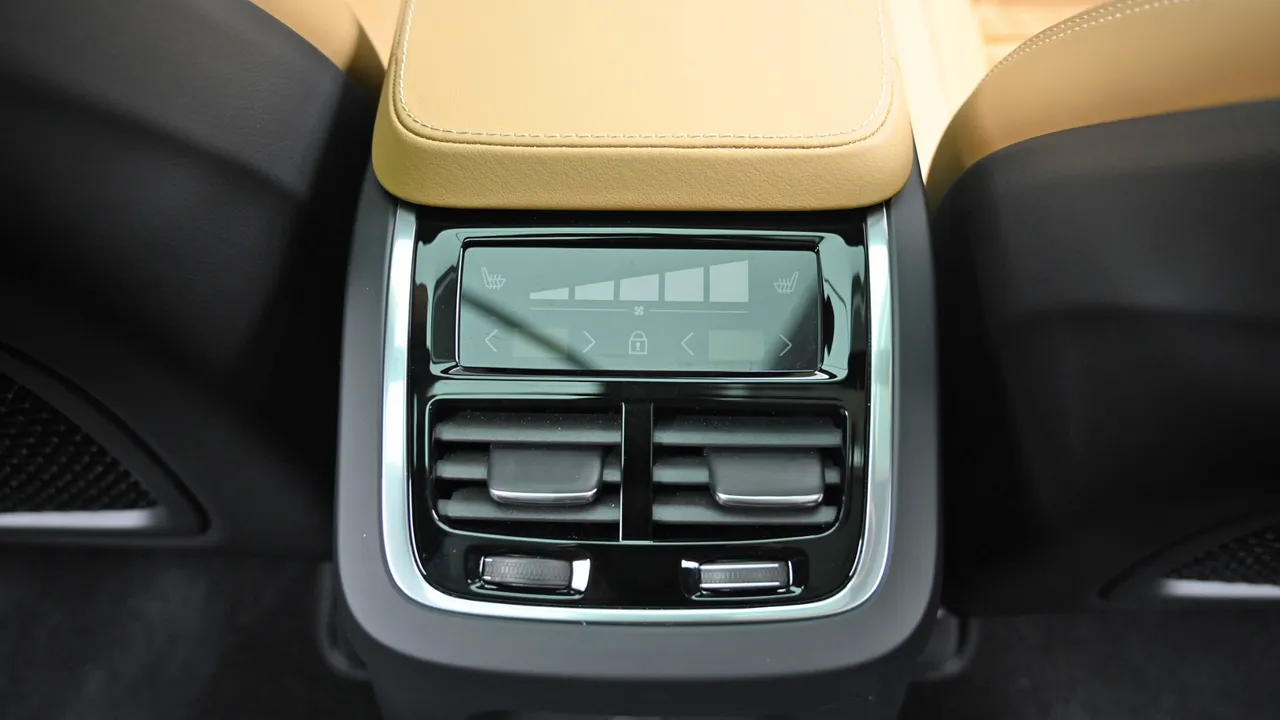 Volvo XC90 — miniaturë 25