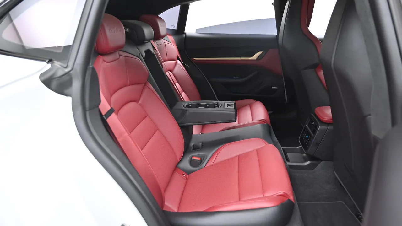 Porsche Taycan — miniaturë 21