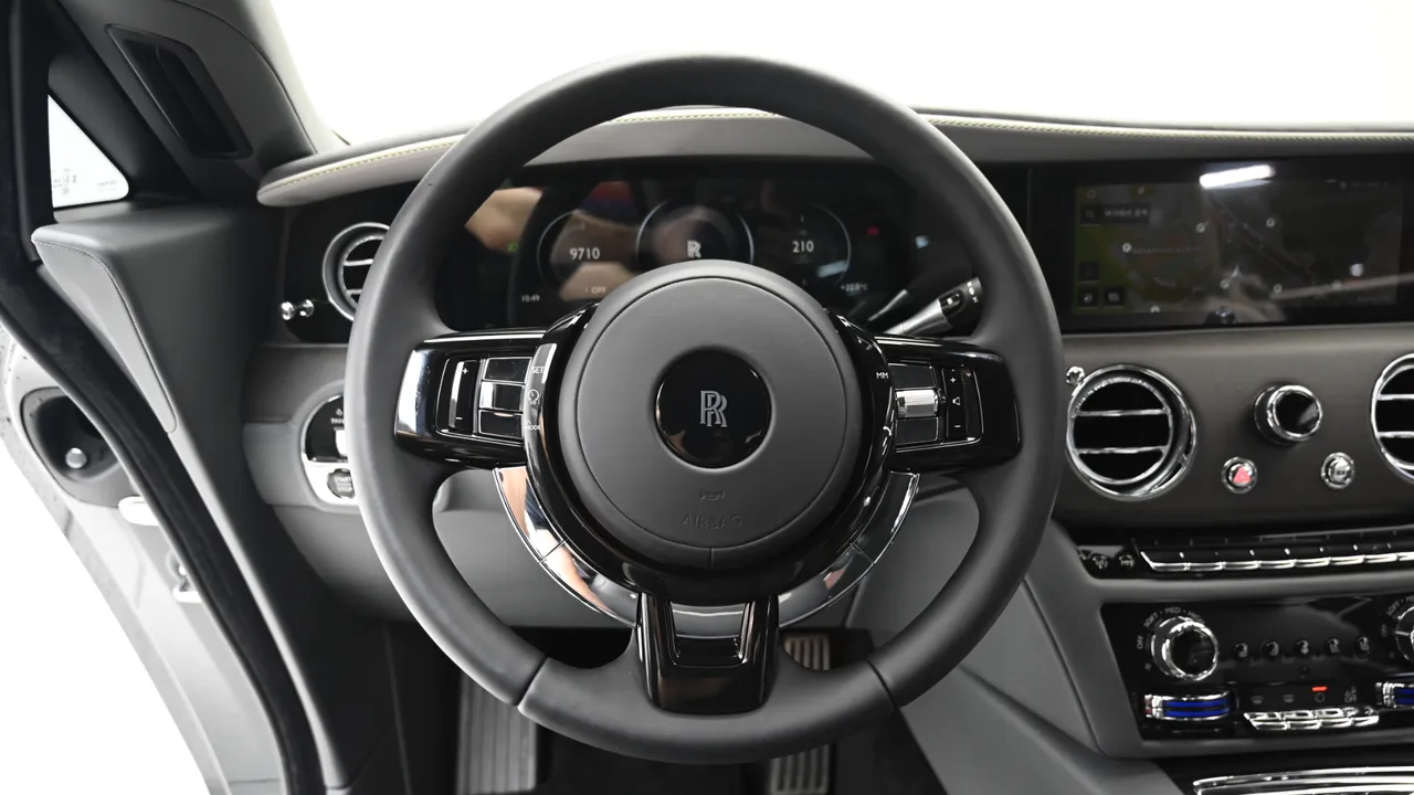 Rolls-Royce Spectre — miniaturë 22