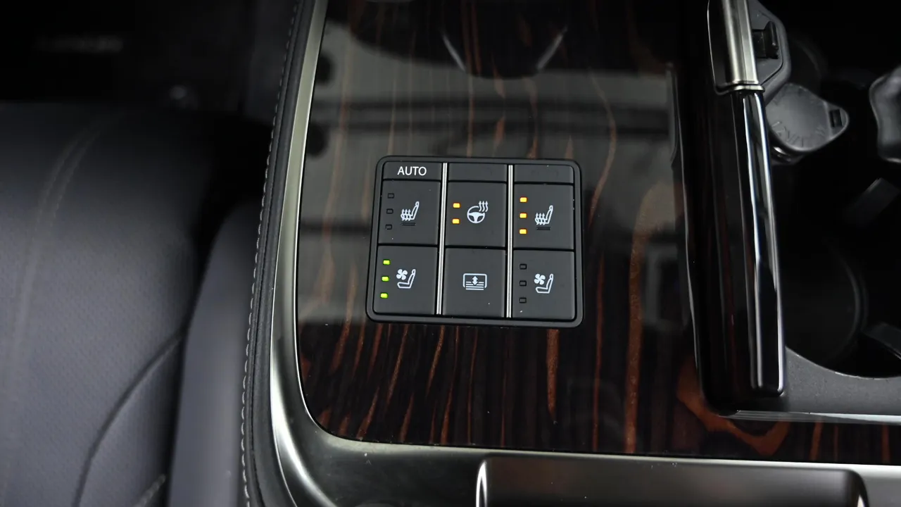 Lexus LS — miniaturë 34