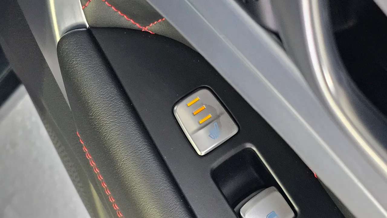 Genesis G70 — miniaturë 16
