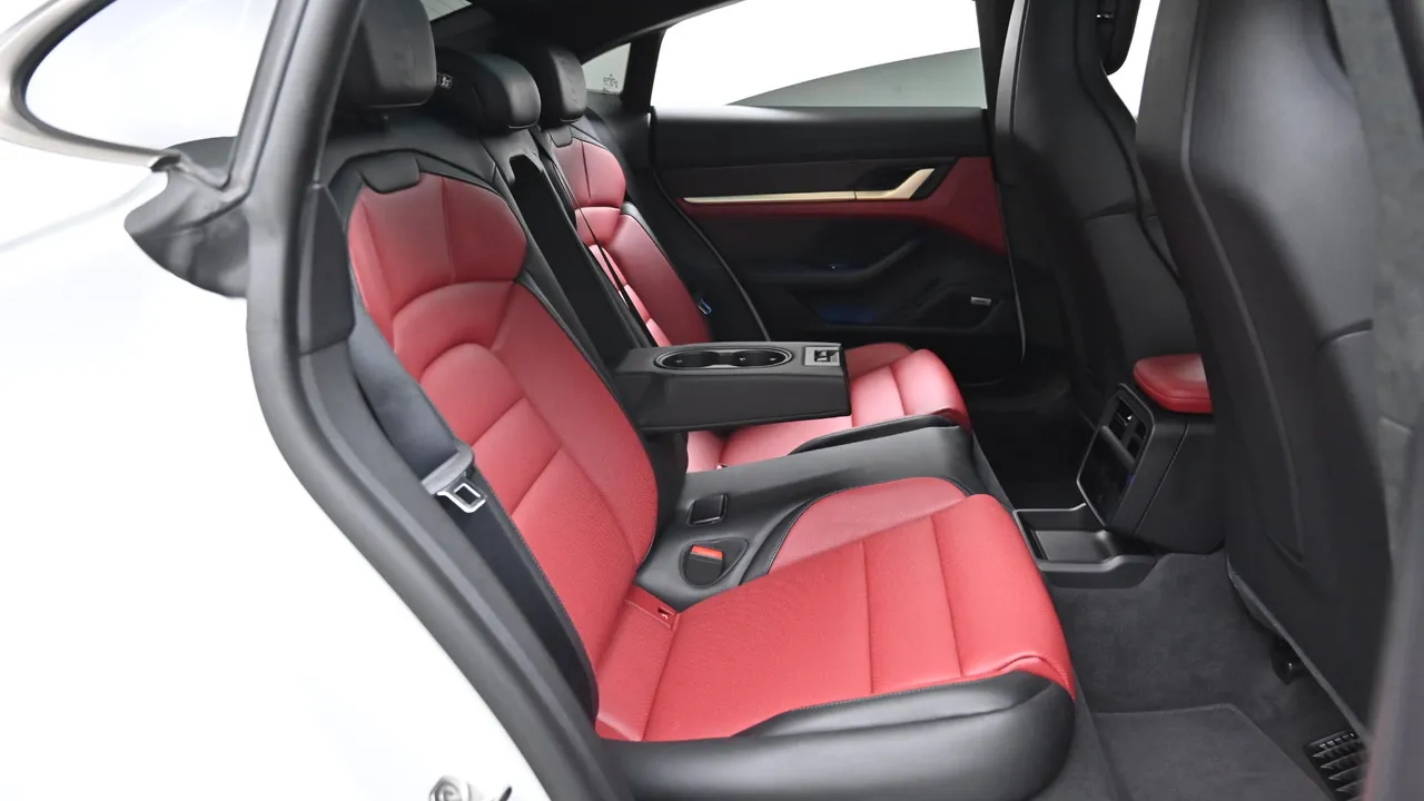 Porsche Taycan — miniaturë 21