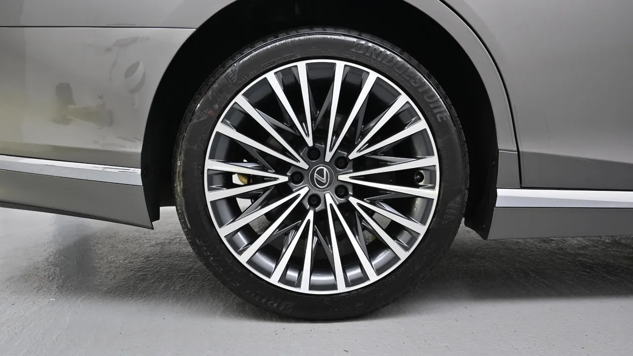 Lexus LS — miniaturë 27