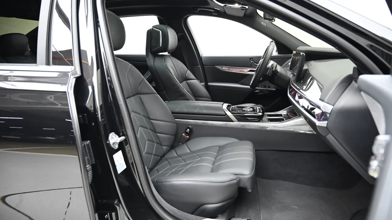 BMW 7er — miniaturë 26