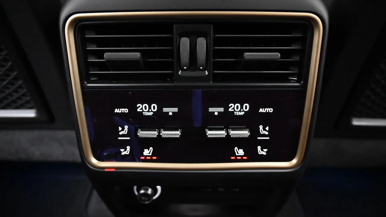 Porsche Cayenne — miniaturë 25