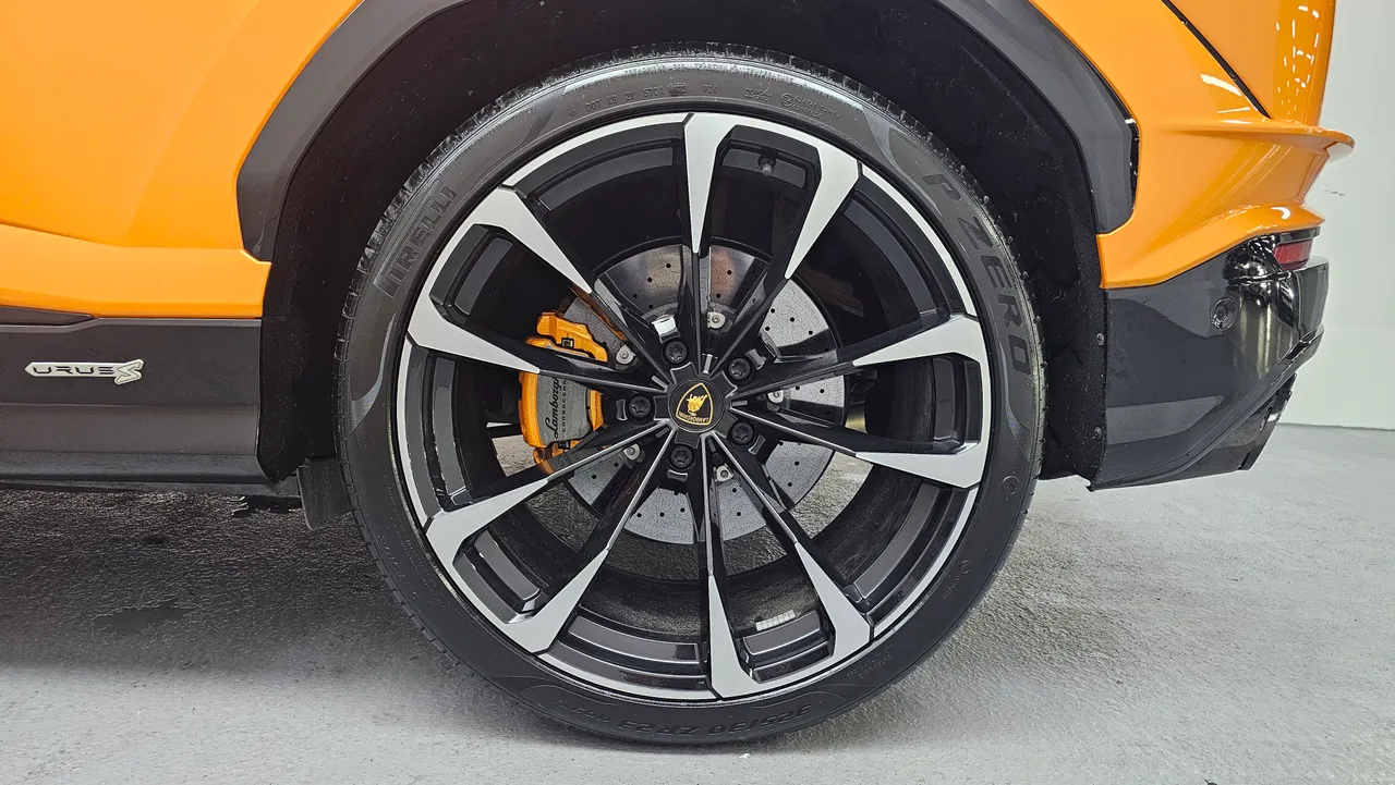 Lamborghini Urus — miniaturë 5