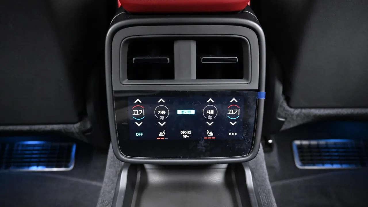 Porsche Taycan — miniaturë 25