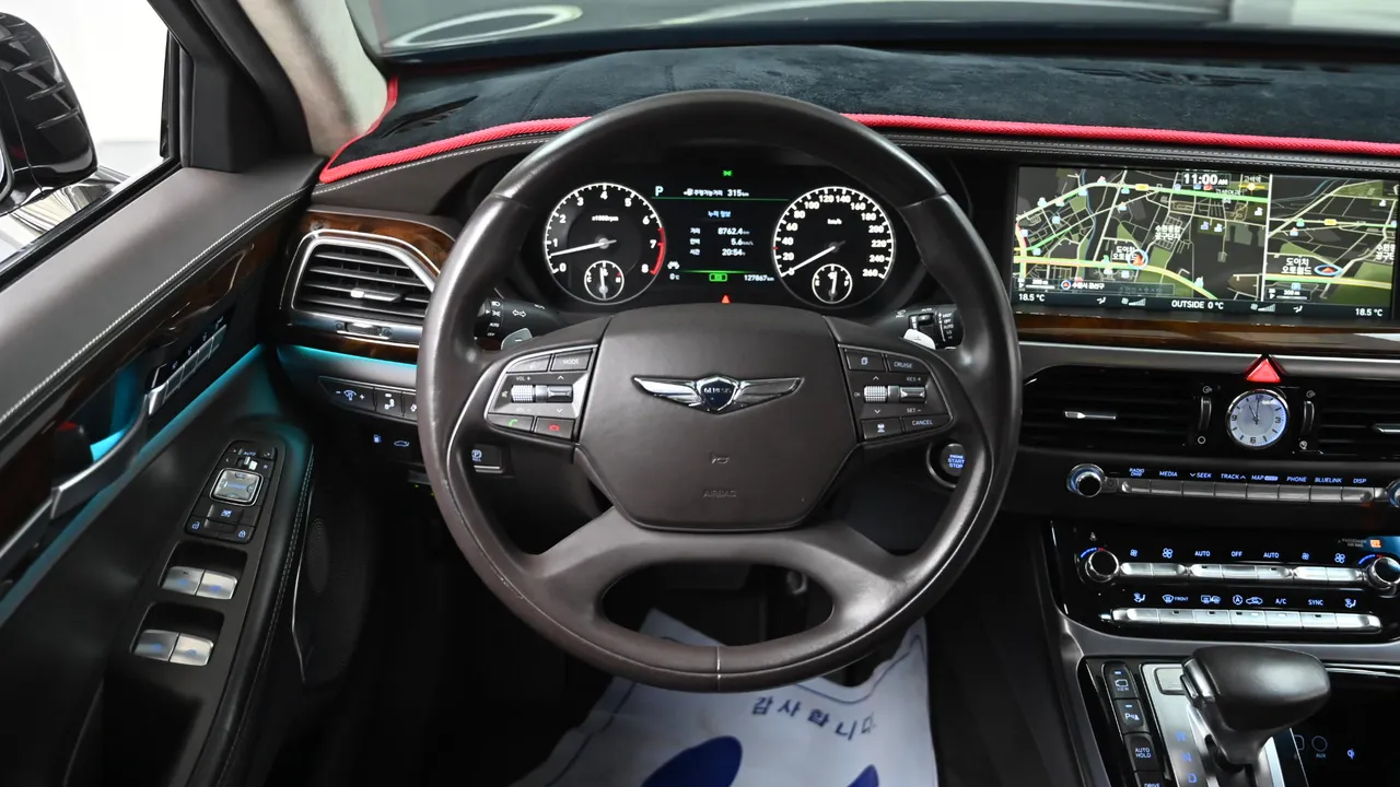 Genesis G90 — miniaturë 40