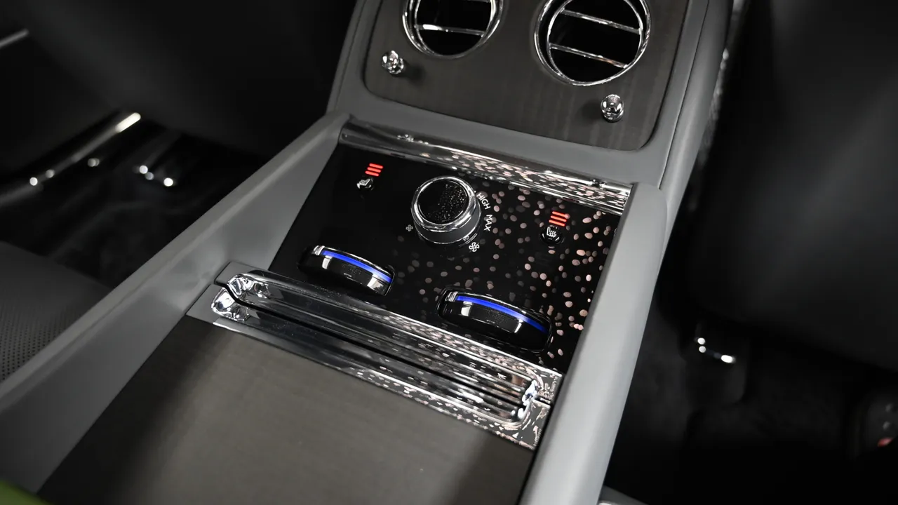 Rolls-Royce Spectre — miniaturë 25