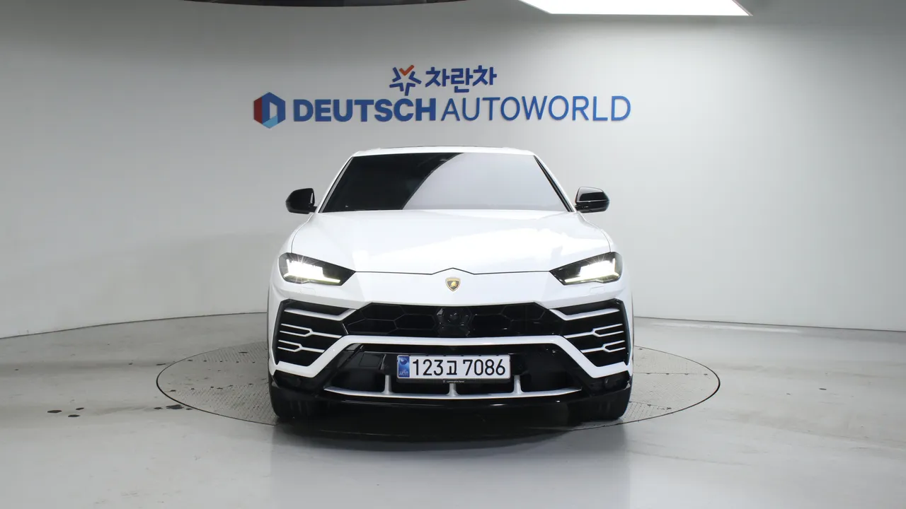 Lamborghini Urus — miniaturë 3
