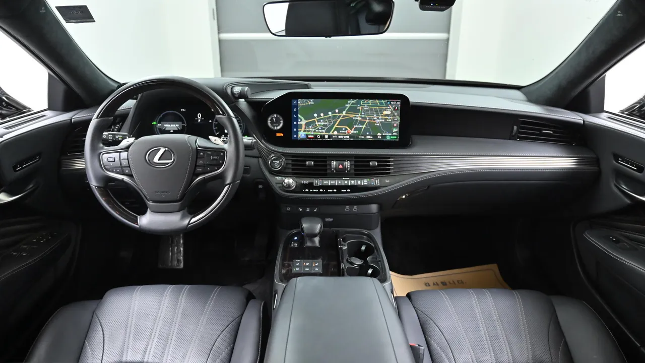 Lexus LS — miniaturë 23