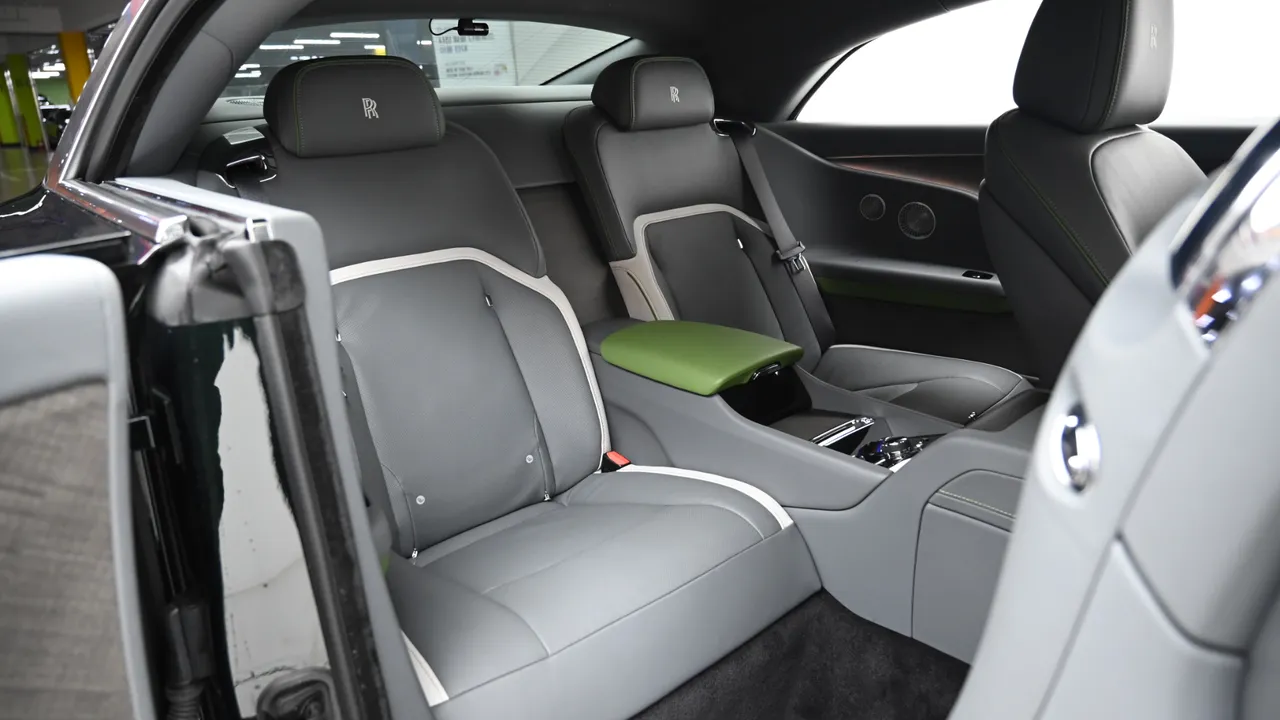 Rolls-Royce Spectre — miniaturë 21