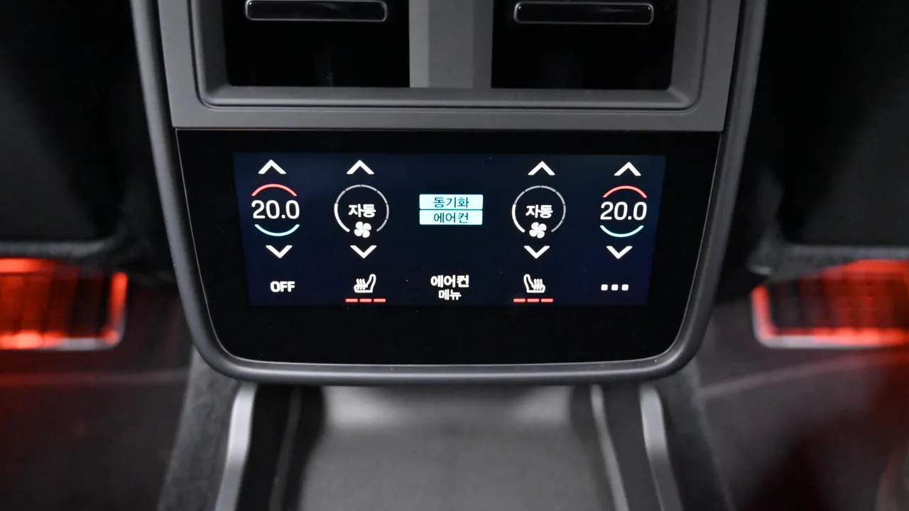 Porsche Taycan — miniaturë 25
