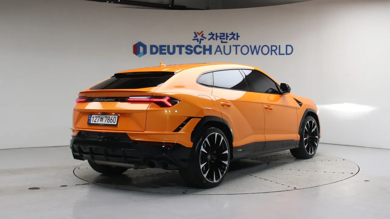 Lamborghini Urus — miniaturë 2