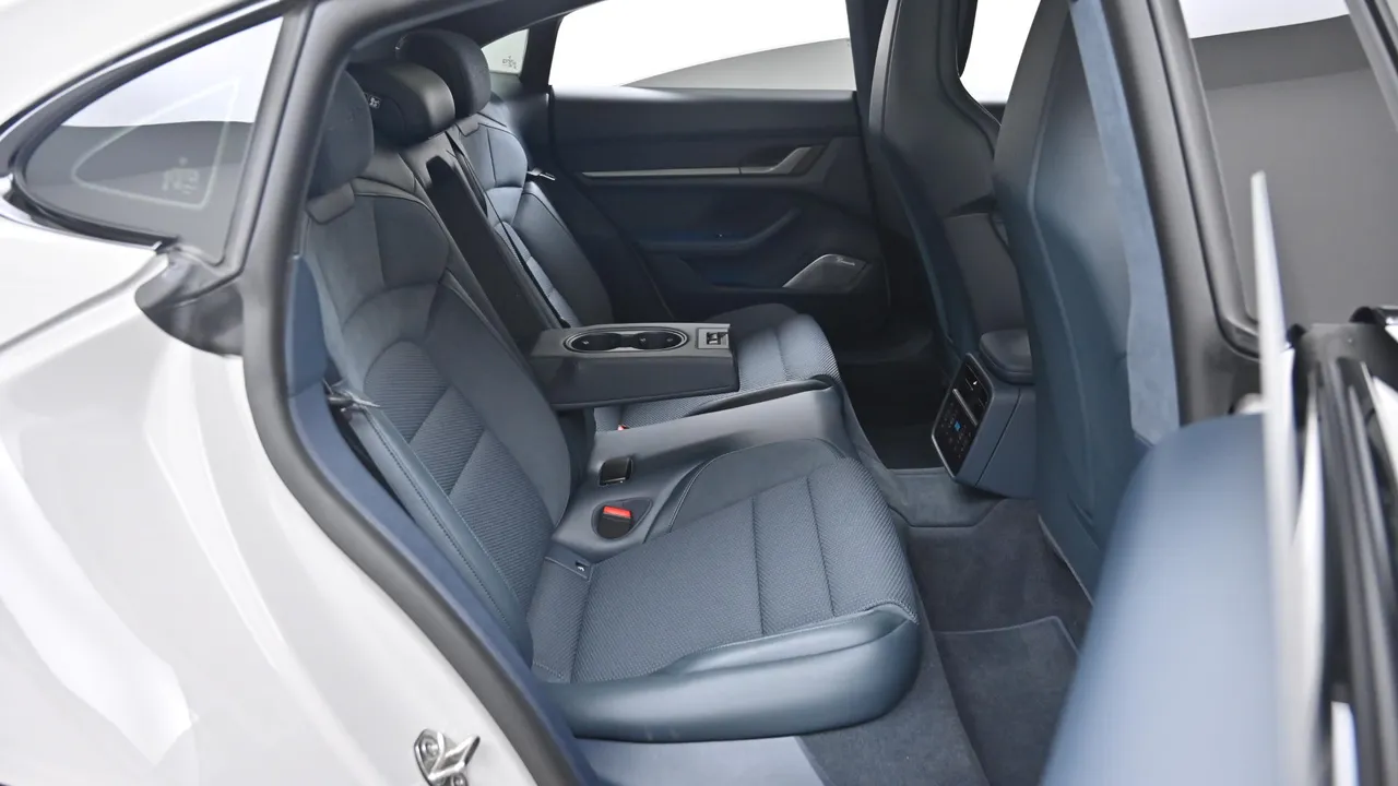 Porsche Taycan — miniaturë 21