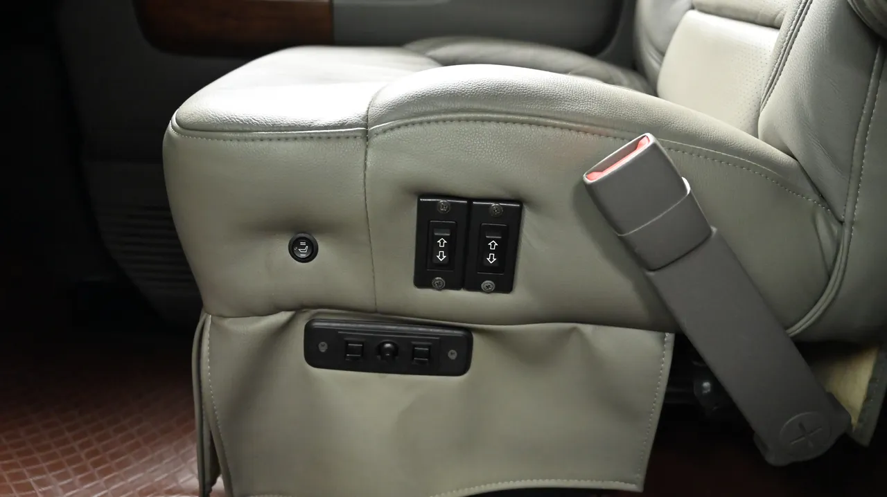 Chevrolet Express — miniaturë 44