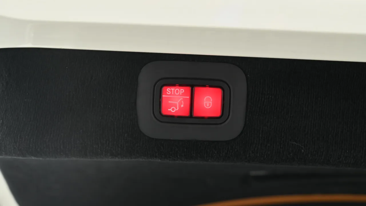 Aston Martin DBX — miniaturë 29