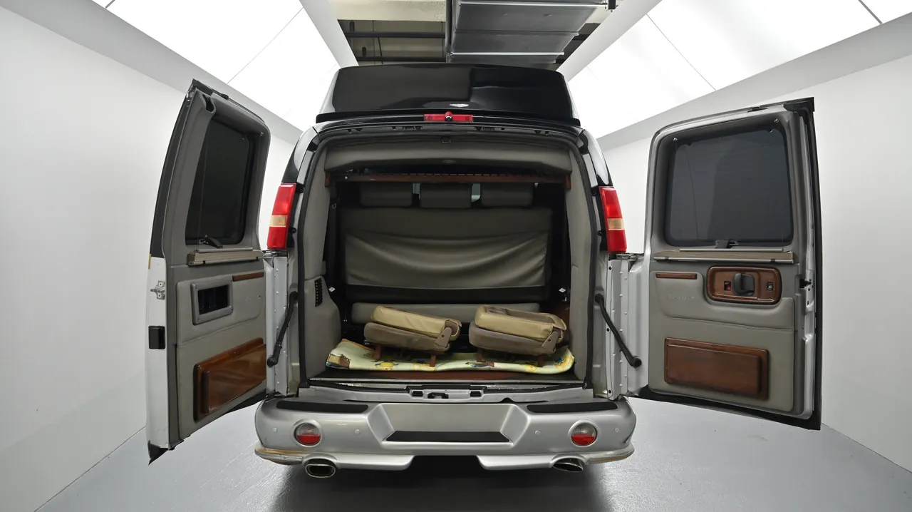 Chevrolet Express — miniaturë 47
