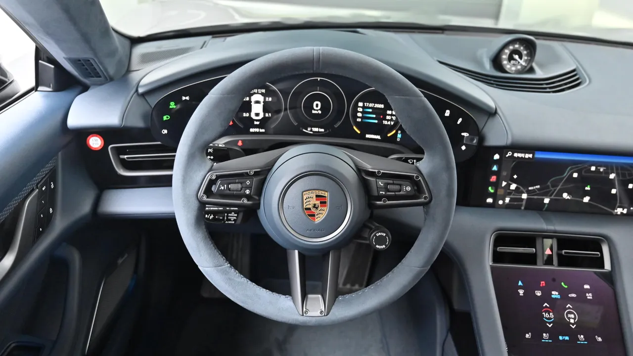 Porsche Taycan — miniaturë 22