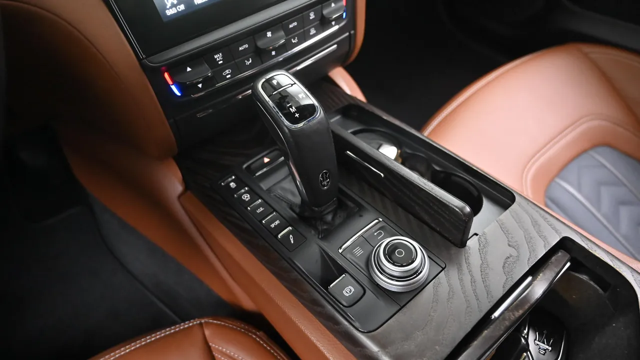 Maserati Quattroporte 3.0 V6