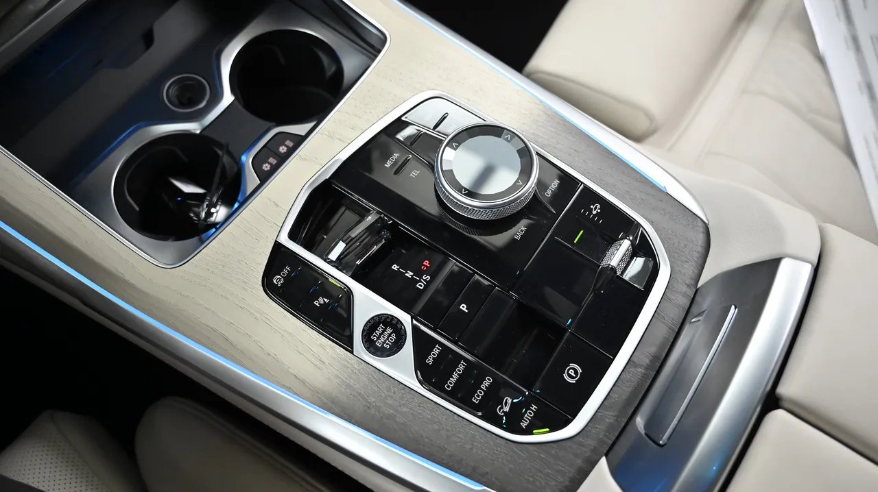 BMW X7 — miniaturë 25
