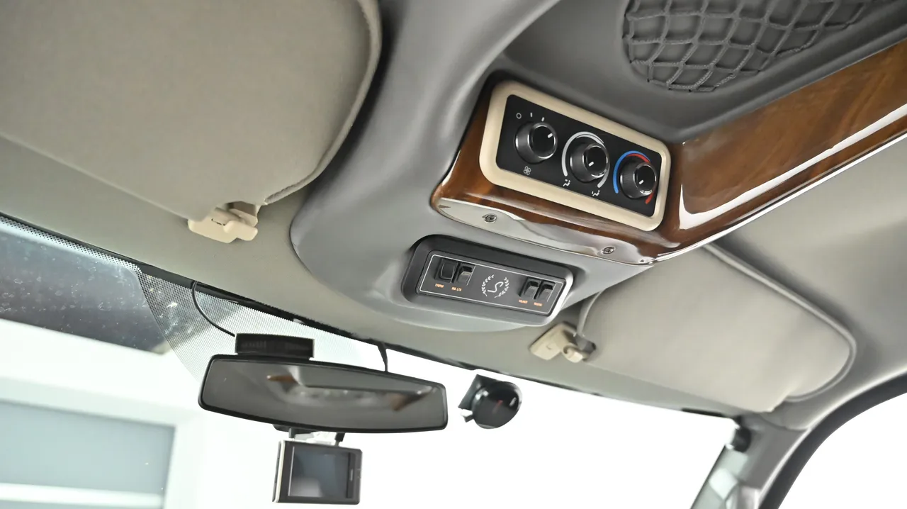 Chevrolet Express — miniaturë 45