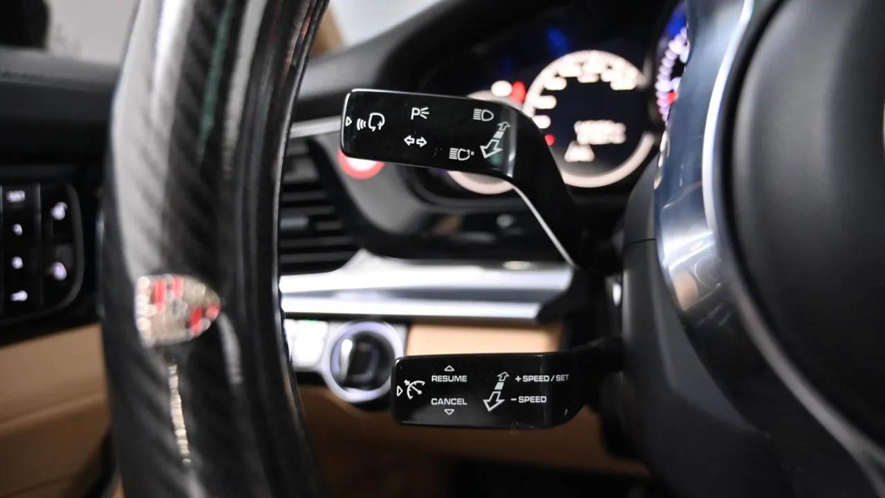 Porsche Panamera — miniaturë 36