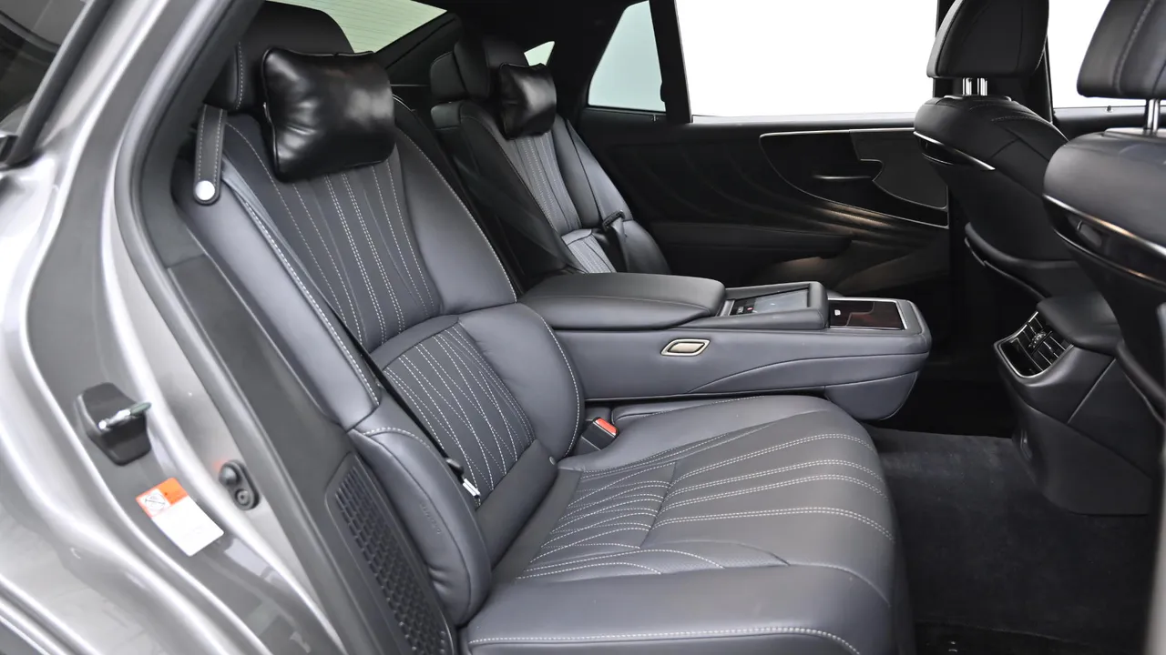 Lexus LS — miniaturë 30