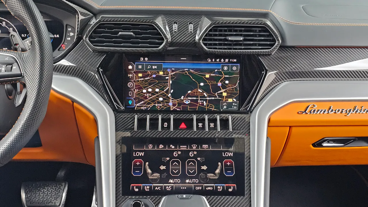 Lamborghini Urus — miniaturë 14