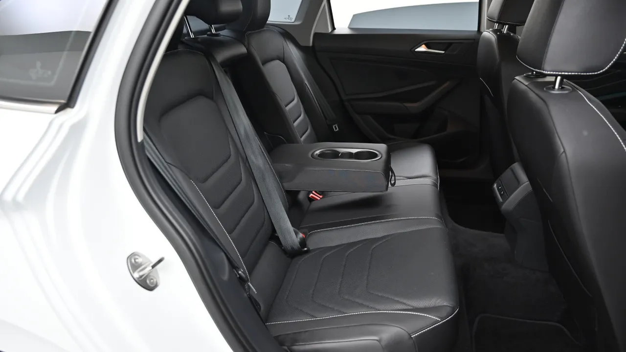 Volkswagen Jetta — miniaturë 30