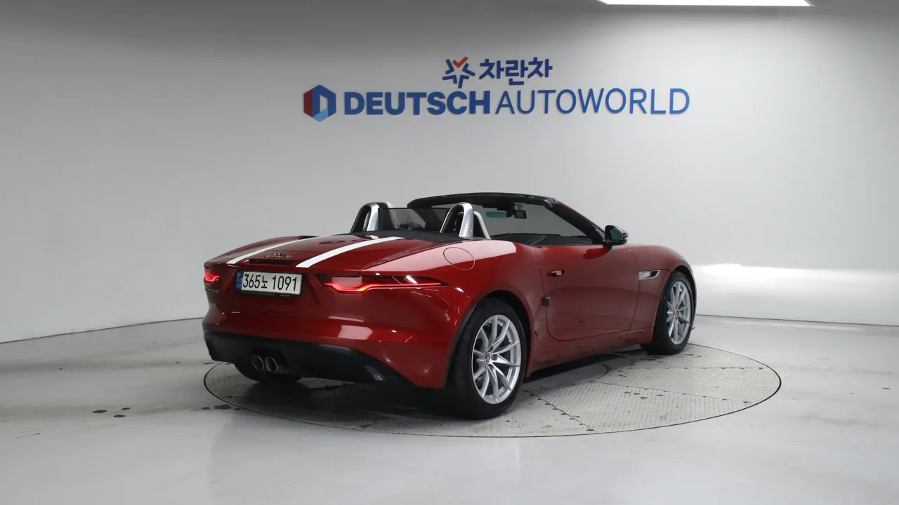 Jaguar F-Type — miniaturë 2