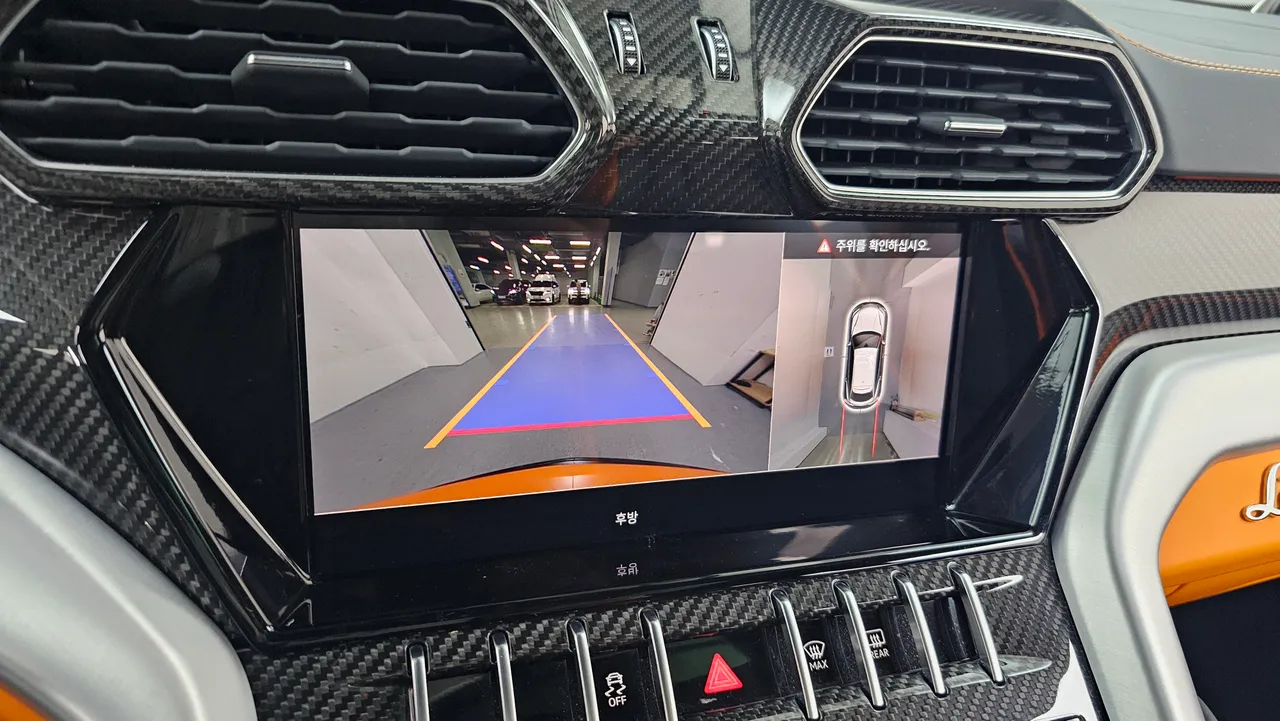 Lamborghini Urus — miniaturë 15