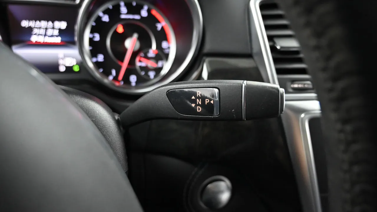 Mercedes M-Class W166 ML63 AMG