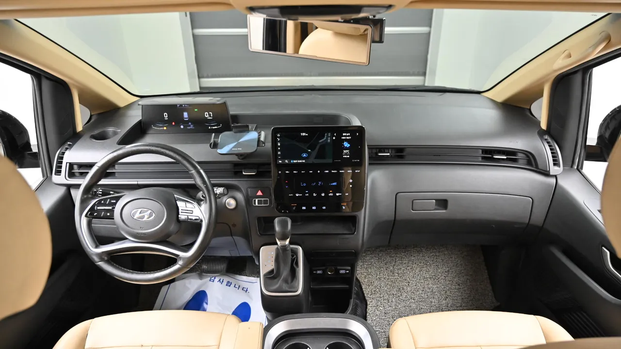 Hyundai Staria — miniaturë 7