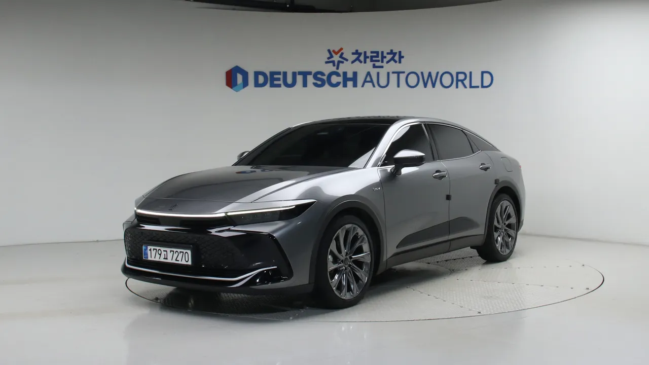 Toyota Crown 16-го поколения 2.5 Hybrid 4WD