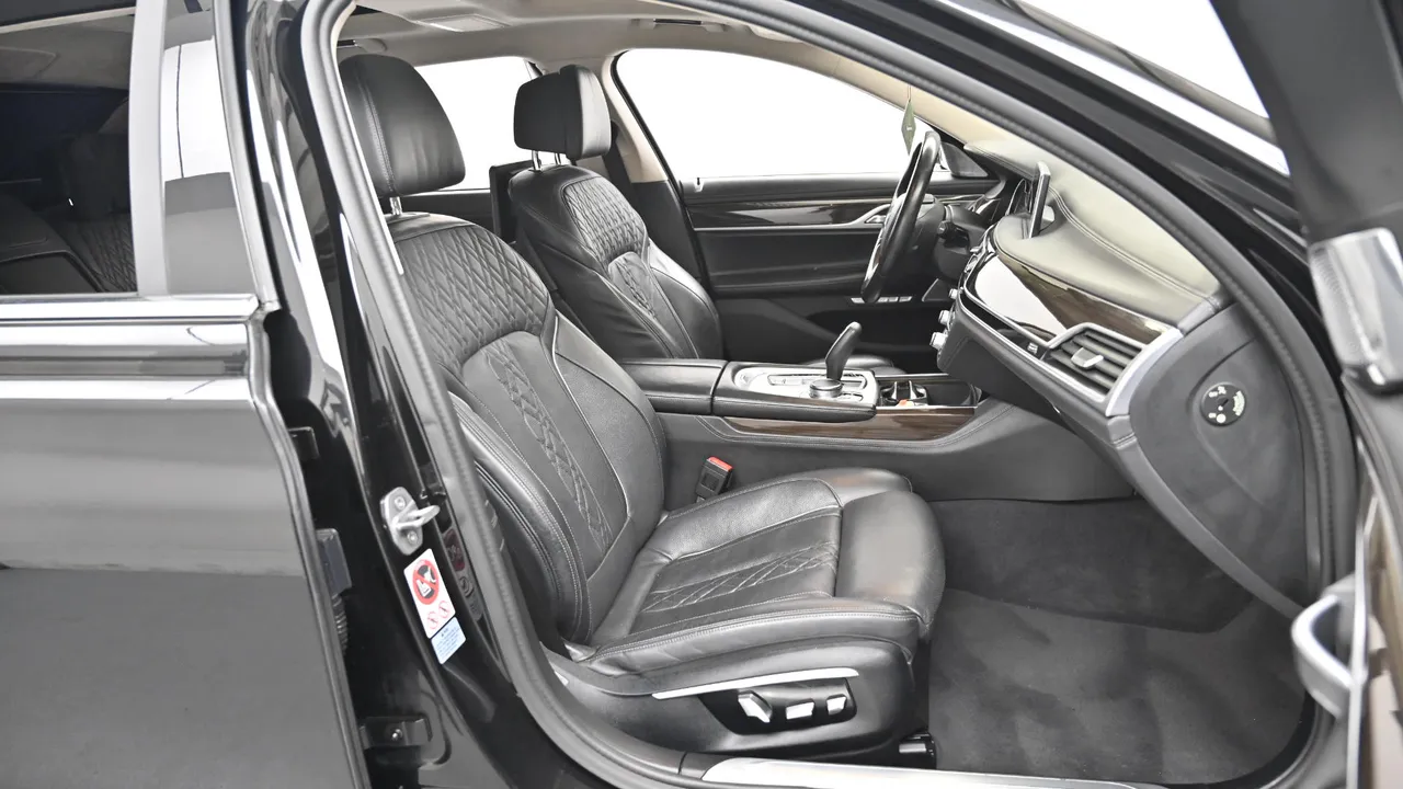 BMW 7er — miniaturë 10